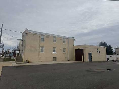 Commercial, and Office Property For Sale or Lease in Lester (Tinicum), PA